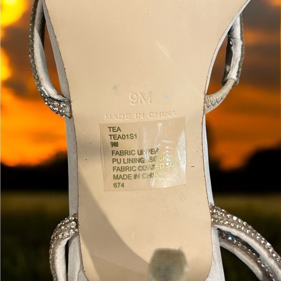 Steve Madden Tea TEA0ISI Rhinestone Sandal Heels Size 9M. - Picture 7 of 7